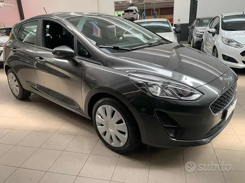 Usata Ford Fiesta 86 CV (63 kW) 2018 Grigio Utilitaria