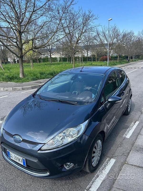 Usata Ford Fiesta Titanium 2009 Grigio Utilitaria
