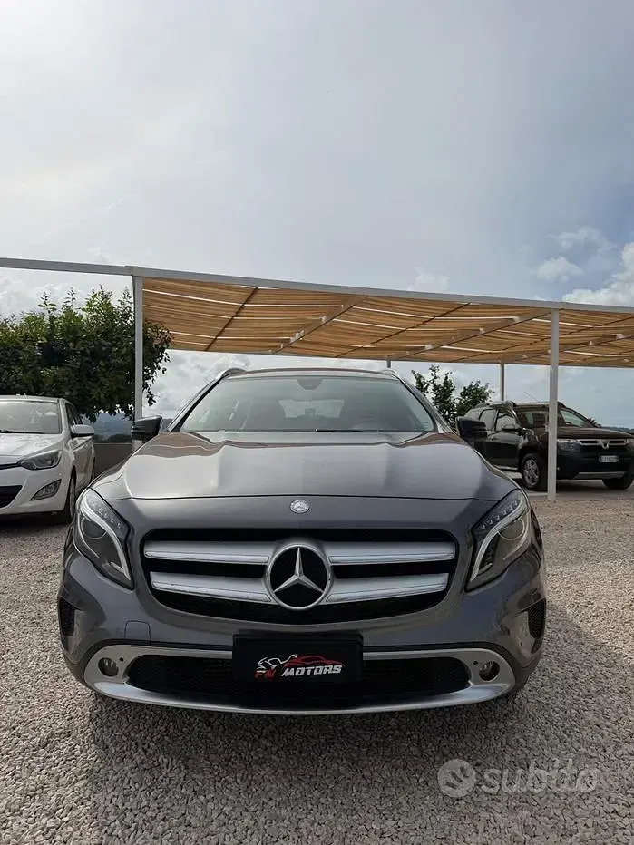 Usata Mercedes GLA200 Premium 136 CV (100 kW) 2017 Grigio SUV