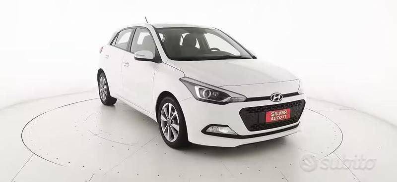 Usata Hyundai i20 GO! 75 CV (55 kW) 2016 Bianco Berlina