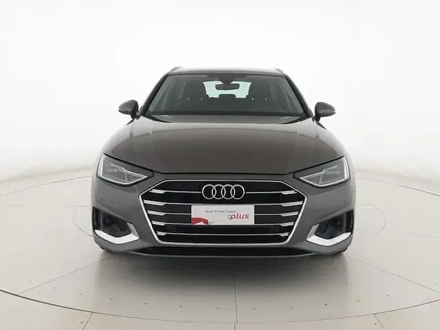 Usata Audi A4 Advanced Plus 136 CV (100 kW) 2021 Grigio terra metallizzato Station wagon