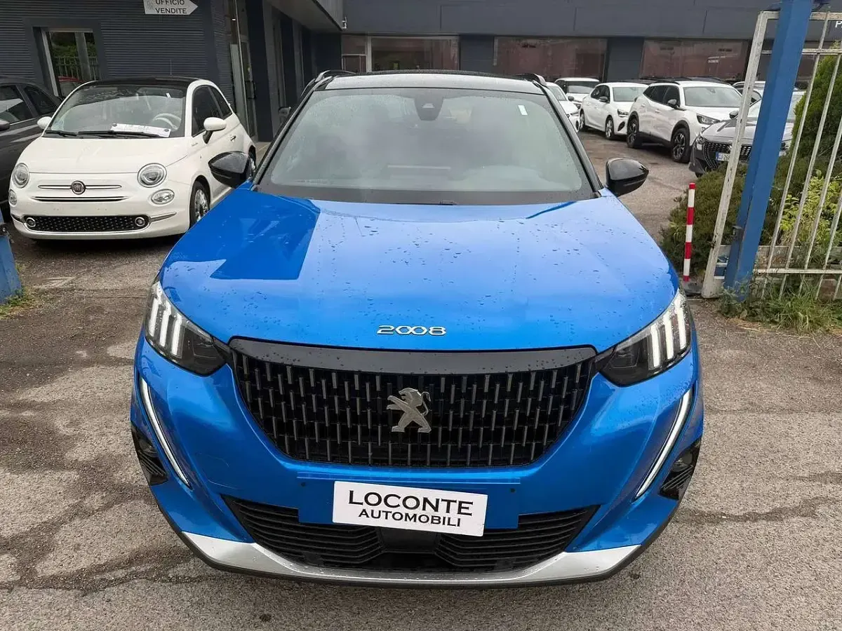 Usata Peugeot 2008 GT 131 CV (96 kW) 2022 Blu/azzurro SUV