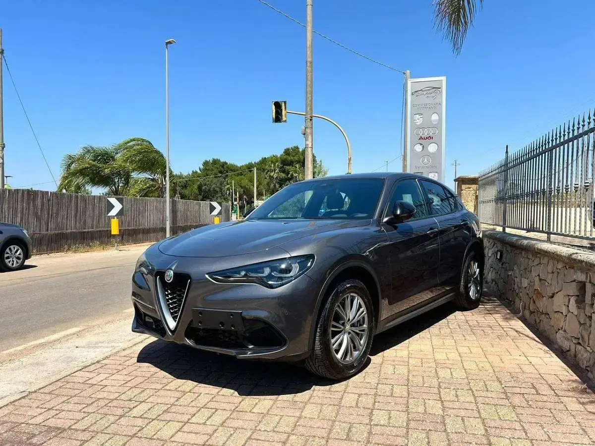 Usata Alfa Romeo Stelvio Super 209 CV (153 kW) 2023 Grigio SUV
