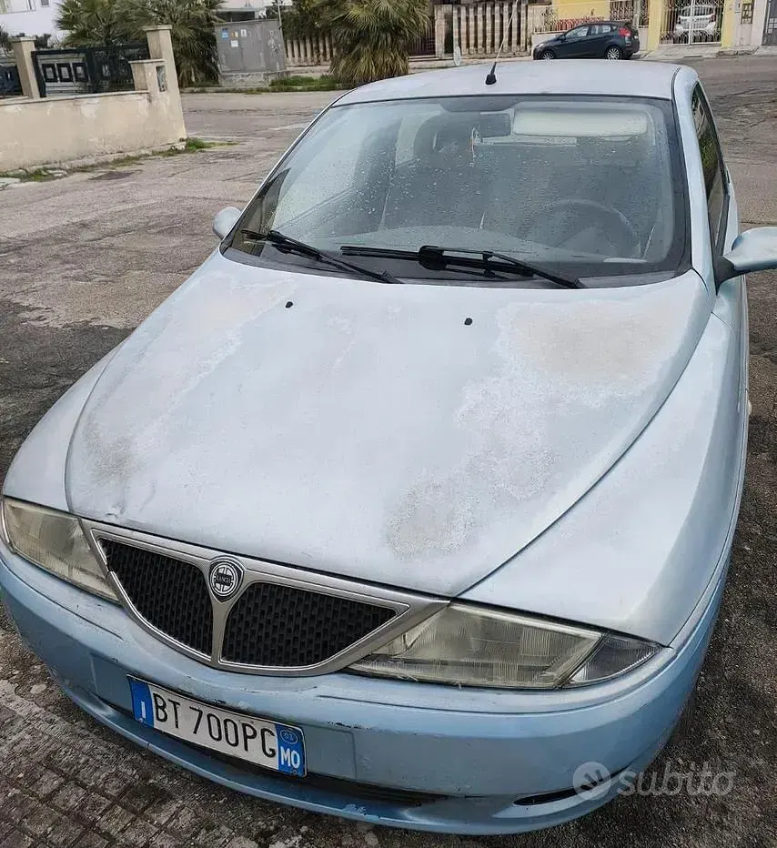 Usata Lancia Ypsilon 60 CV (44 kW) 2002 Bluazzurro Utilitaria