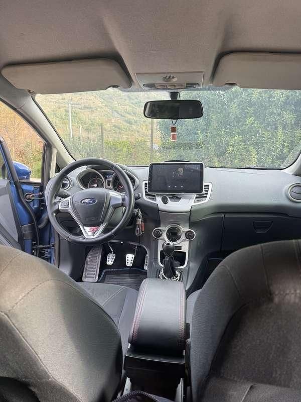 Usata 2009 Ford Fiesta Titanium Tre volumi | 3500 € (Cara) - Immagine 1/4