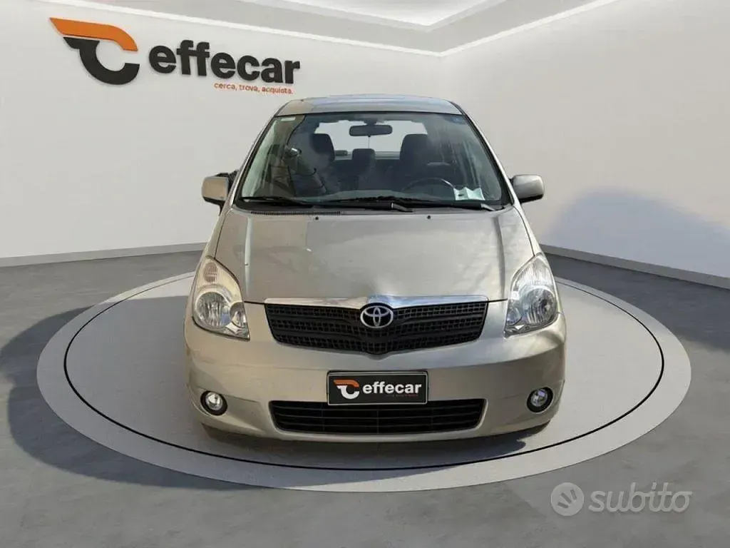 Usata Toyota Corolla 135 CV (99 kW) 2003 Grigio Station wagon