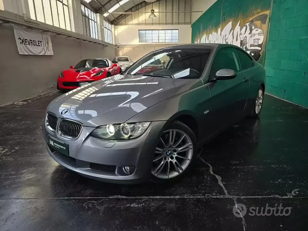 Usata BMW 325 Efficient Dynamics 218 CV (160 kW) 2006 Grigio Coupé