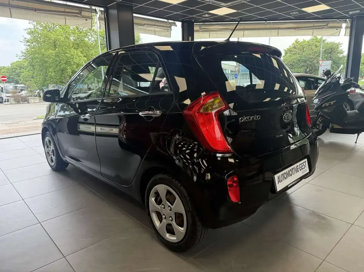 Usata Kia Picanto 69 CV (50 kW) 2013 Nero Utilitaria