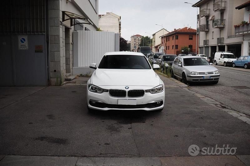 Usata BMW 318 Luxury Line 150 CV (110 kW) 2017 Bianco Station wagon