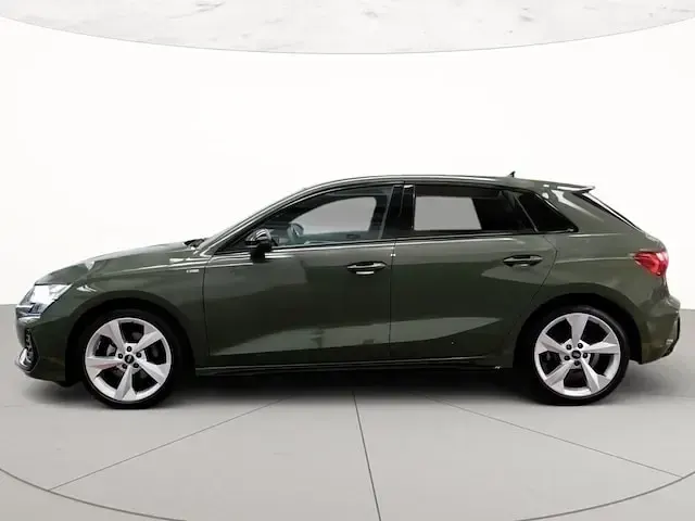 Usata Audi A3 S-Line 150 CV (110 kW) 2025 Verde distretto metallizzato Berlina