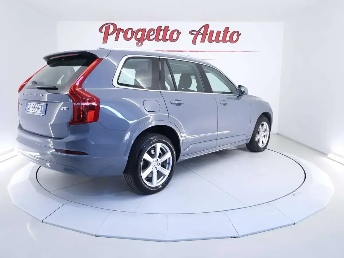 Usata Volvo XC90 Core 235 CV (172 kW) 2023 Thunder grey SUV