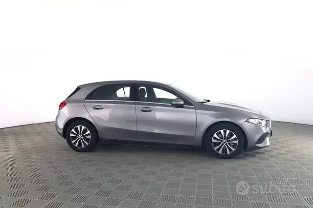 Usata Mercedes A180 Executive 136 CV (100 kW) 2023 Grigio Berlina