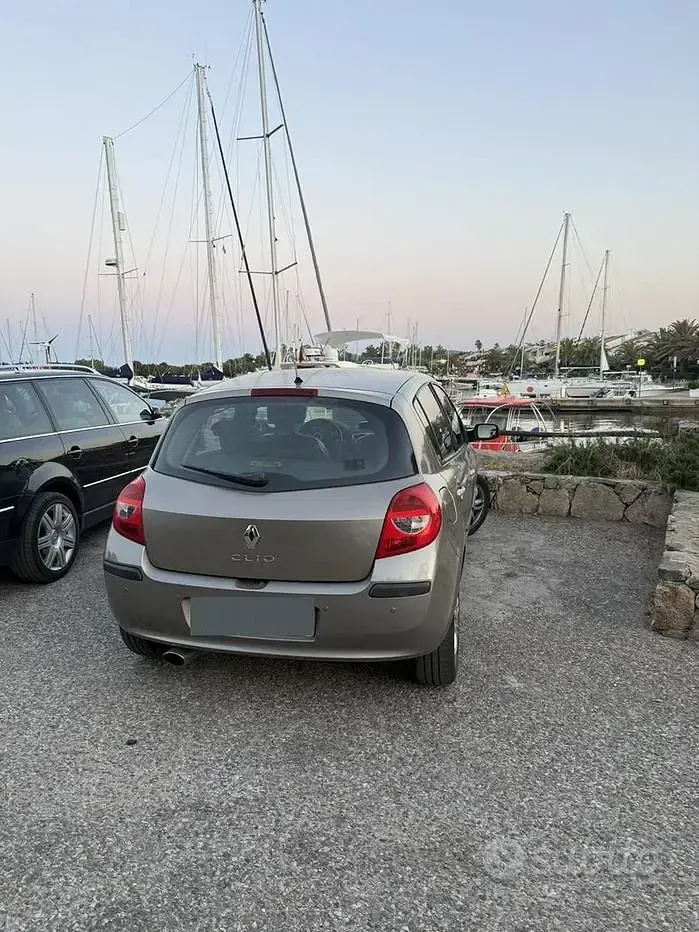 Usata Renault Clio II 98 CV (72 kW) 2008 Grigio Berlina