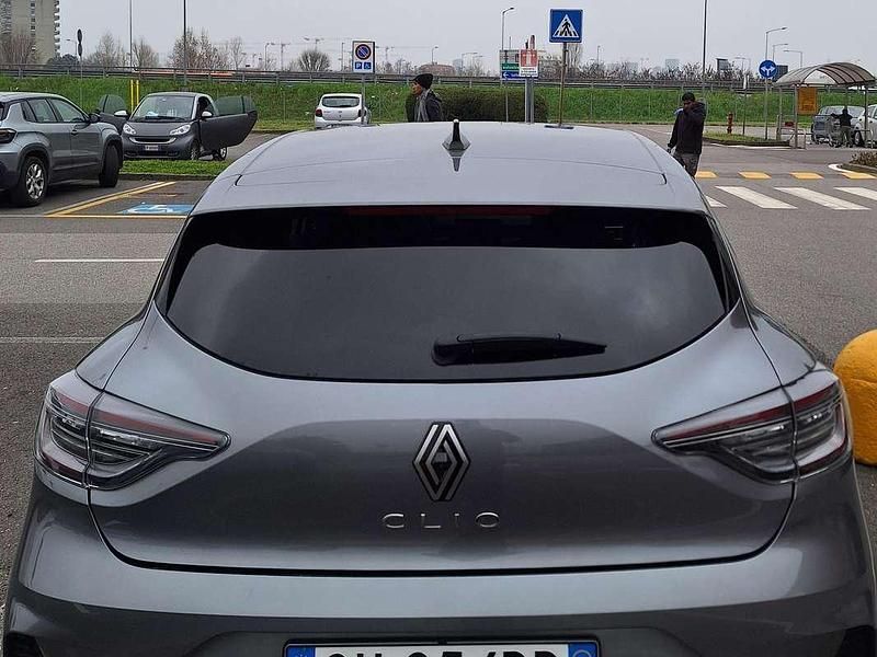 Usata Renault Clio V Techno 91 CV (66 kW) 2024 Grigio Berlina