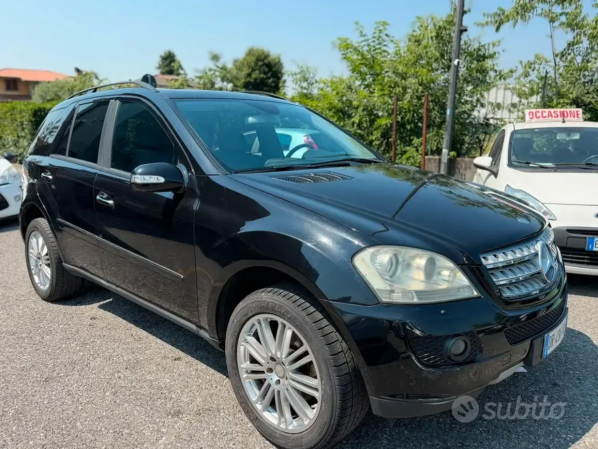 Usata Mercedes ML320 224 CV (164 kW) 2006 Nero SUV