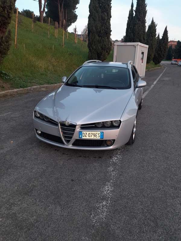 Grigio Usata 2009 Alfa Romeo 159 Progression Station wagon | 3300 € (Buon prezzo) - Immagine 1/4
