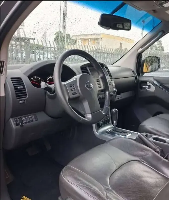 Usata Nissan Navara 231 CV (169 kW) 2011 Nero Pick-up