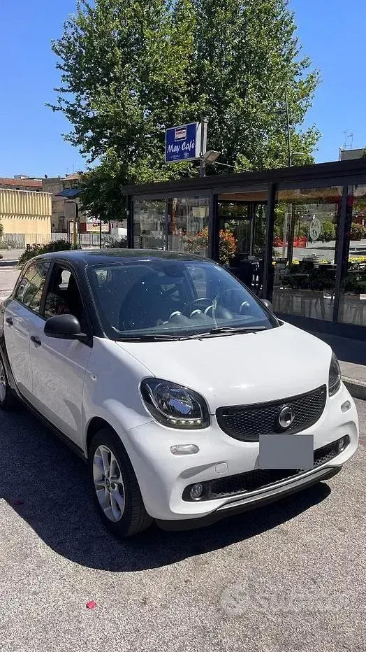 Usata Smart ForFour 71 CV (52 kW) 2019 Bianco Utilitaria
