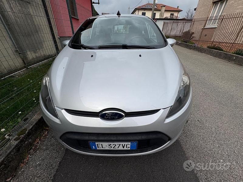 Usata Ford Fiesta Titanium 2012 Grigio Utilitaria