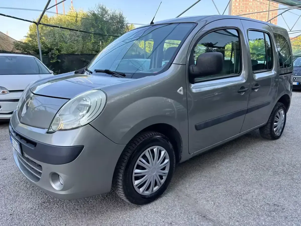 Usata Renault Kangoo 106 CV (77 kW) 2008 Monovolume