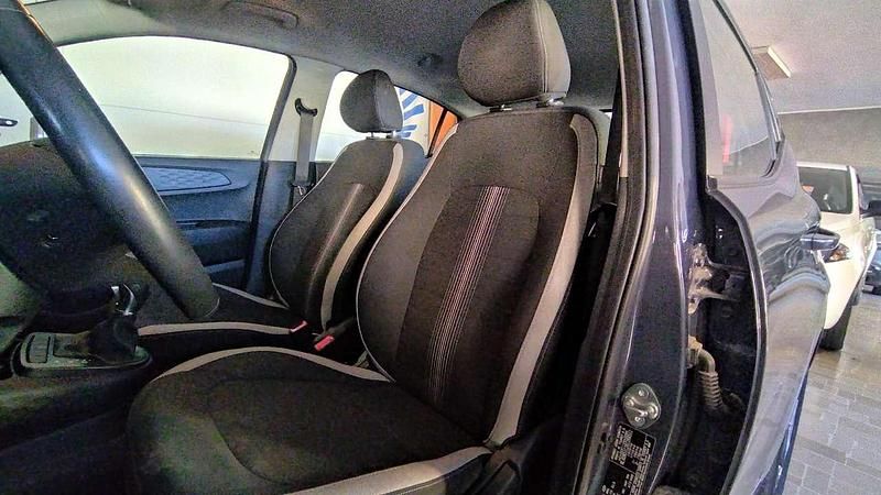 Usata Hyundai i10 67 CV (49 kW) 2024 Blu Utilitaria