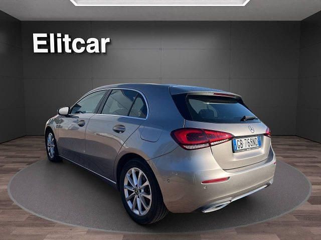 Usata Mercedes A200 150 CV (110 kW) 2019 Bronzo Berlina