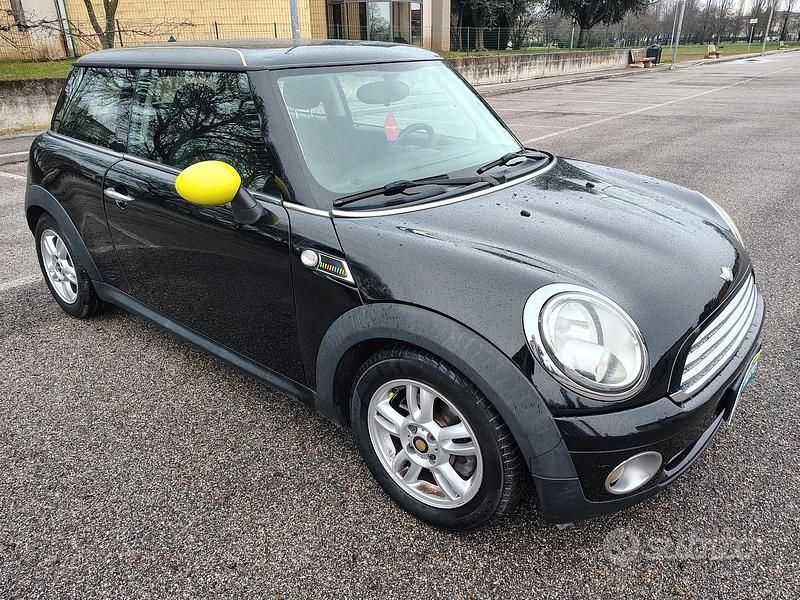 Usata Mini Cooper 75 CV (55 kW) 2012 Nero Utilitaria