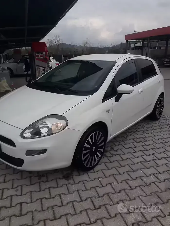 Usata Fiat Grande Punto 77 CV (56 kW) 2014 Utilitaria
