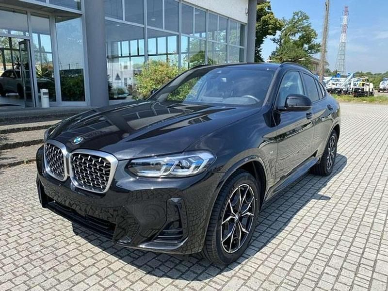 Saphirschwarz Usata 2024 BMW X4 M Sport SUV | 54.900 € (Buon prezzo) - Immagine 1/4