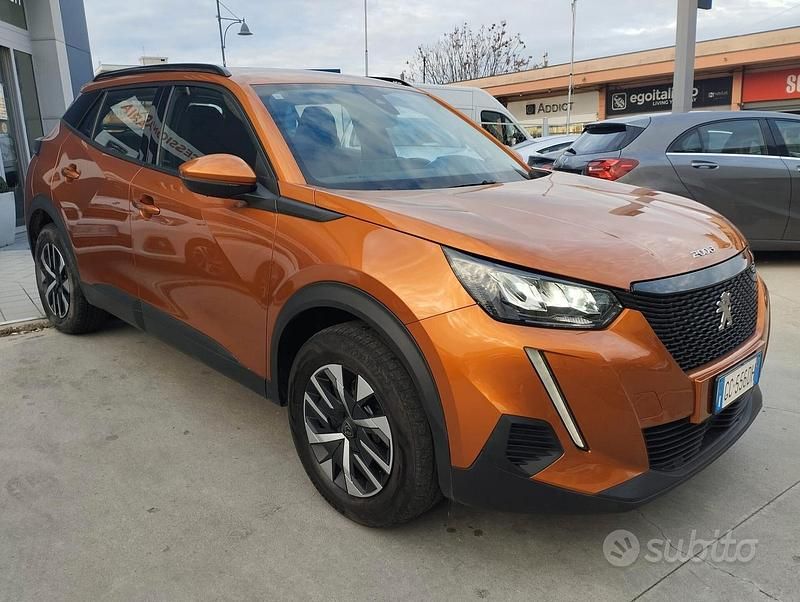 Usata Peugeot 2008 Active 102 CV (75 kW) 2021 Arancione SUV