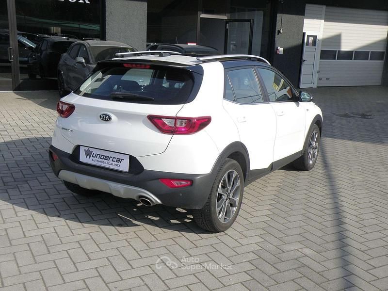 Usata Kia Stonic Style 101 CV (74 kW) 2019 Bianco SUV