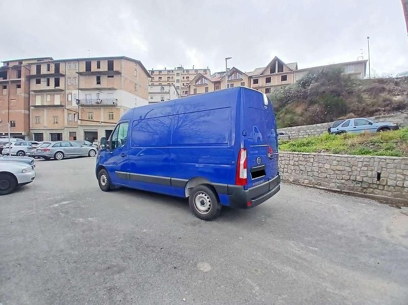 Usata Nissan Interstar 135 CV (99 kW) 2022 Blu/azzurro Furgone