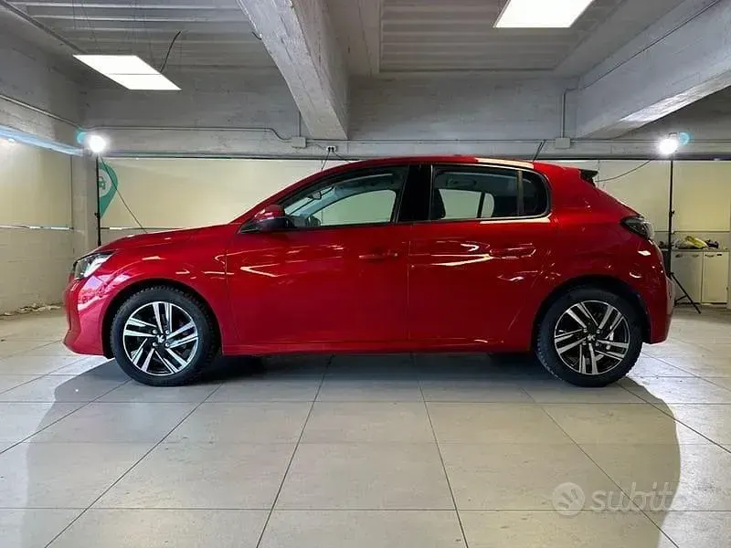 Usata Peugeot 208 Allure 101 CV (74 kW) 2020 Rosso Utilitaria