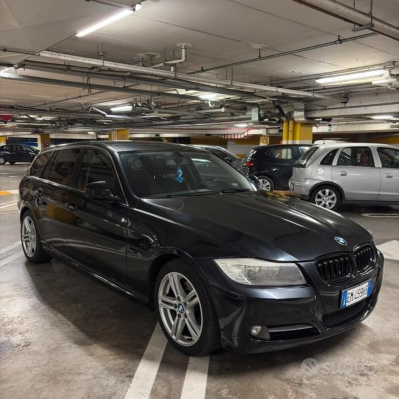 Usata BMW 318 Performance 143 CV (105 kW) 2012 Nero Station wagon
