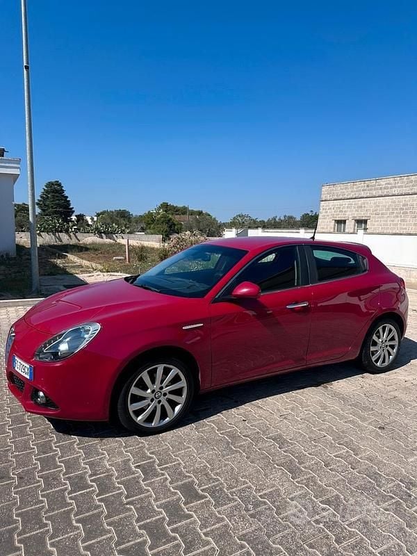 Usata Alfa Romeo Giulietta 120 CV (88 kW) 2017 Rosso Berlina