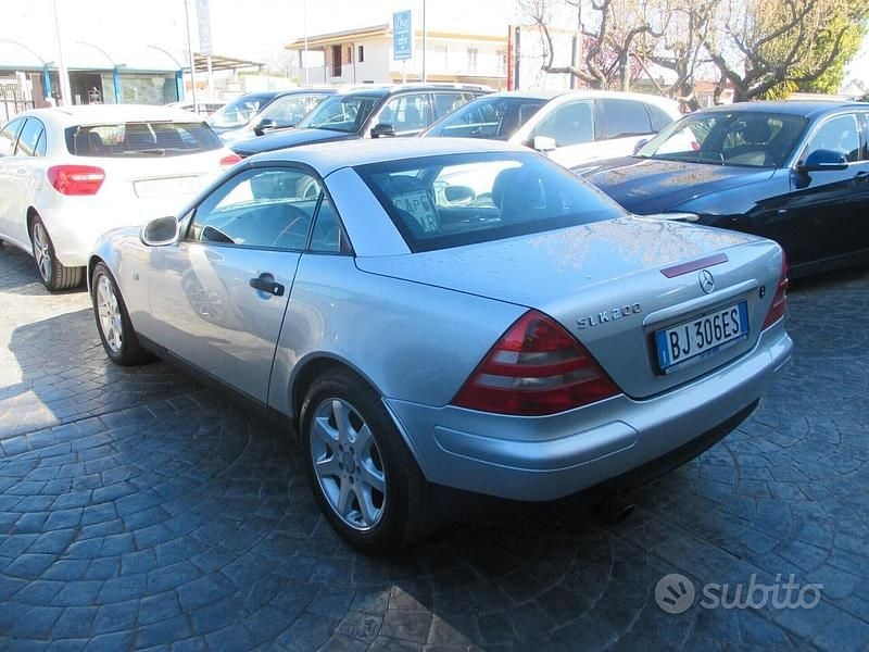 Grigio Usata 1999 Mercedes SLK200 Cabrio | 5900 € (Buon prezzo) - Immagine 1/4