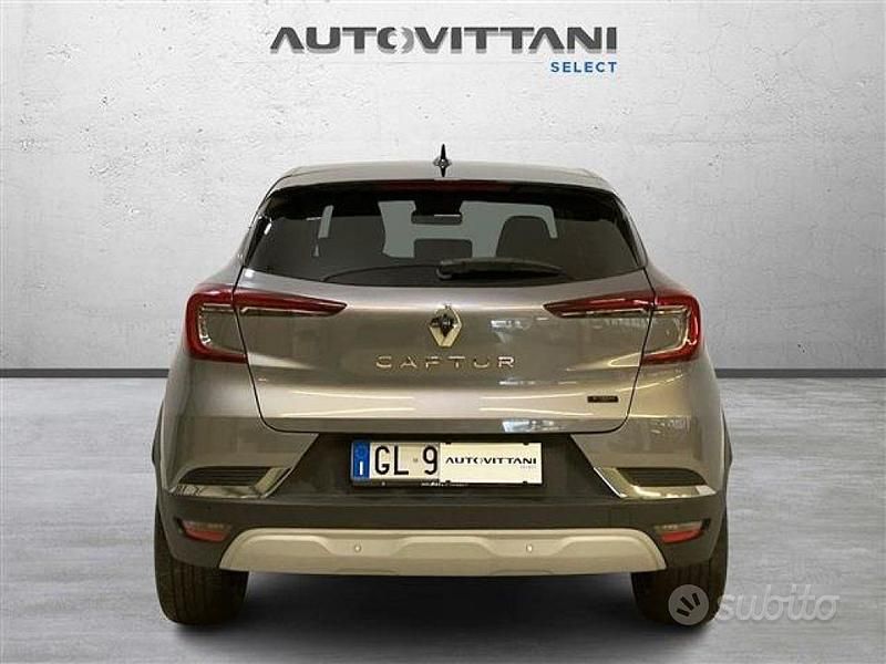 Usata Renault Captur Techno 145 CV (106 kW) 2023 Grigio scuro SUV