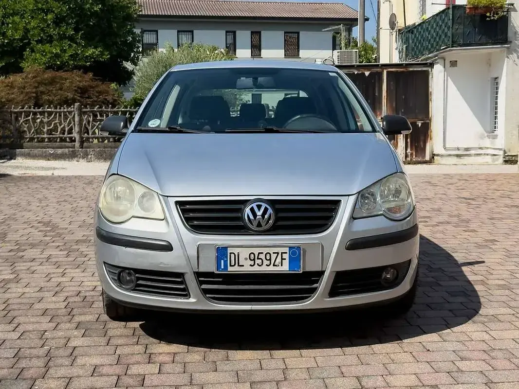 Usata VW Polo Comfortline 80 CV (58 kW) 2008 Argento Utilitaria