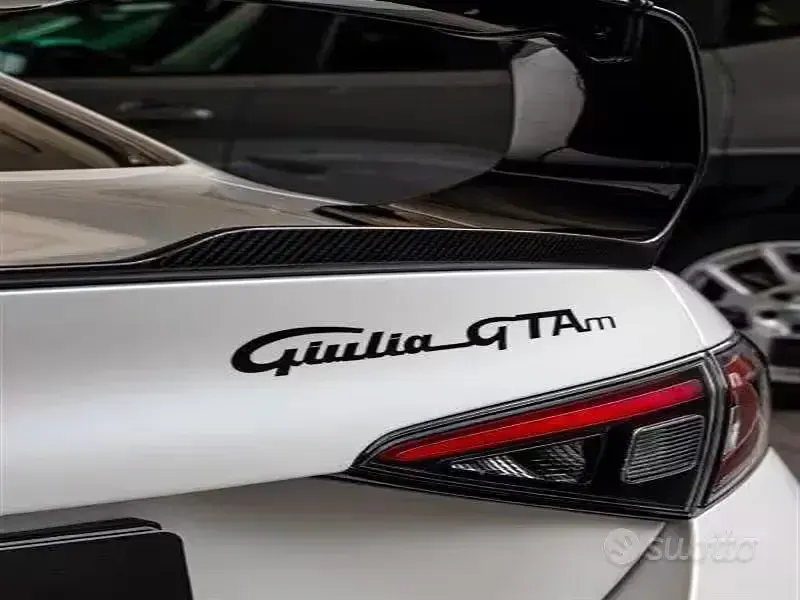 Usata Alfa Romeo Giulia 540 CV (397 kW) 2021 Bianco Berlina