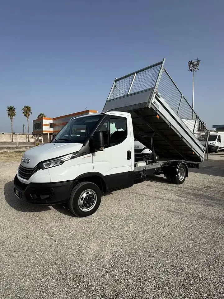 Usata Iveco Daily 179 CV (131 kW) 2024 Other