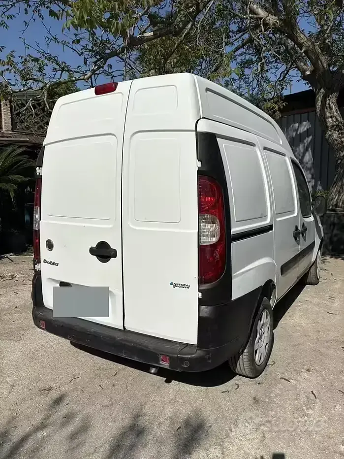 Usata Fiat Doblò 103 CV (75 kW) 2010 Bianco Monovolume