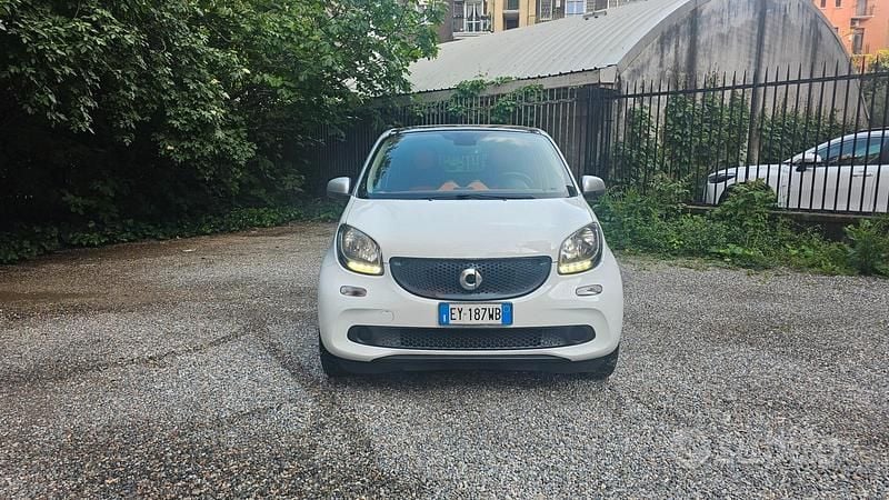 Usata Smart ForFour 71 CV (52 kW) 2015 Bianco Utilitaria