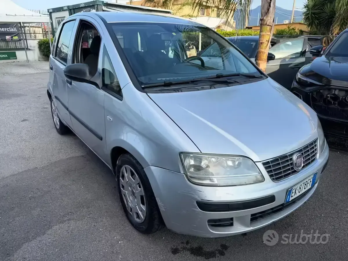 Usata Fiat Idea Active 95 CV (69 kW) 2011 Grigio Monovolume