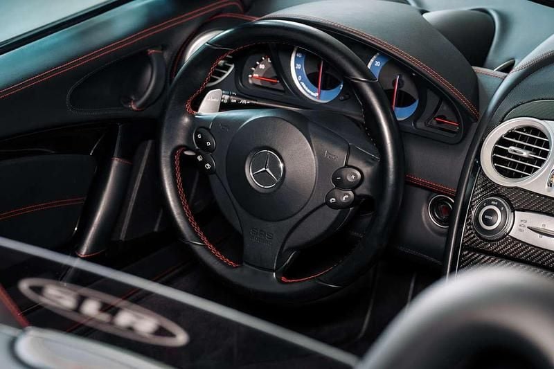 Usata Mercedes SLR McLaren 625 CV (459 kW) 2007 Crystal galaxite black Cabrio