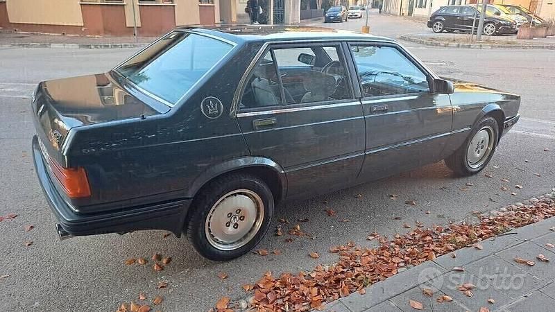Usata Maserati 422 220 CV (161 kW) 1988 Verde Berlina