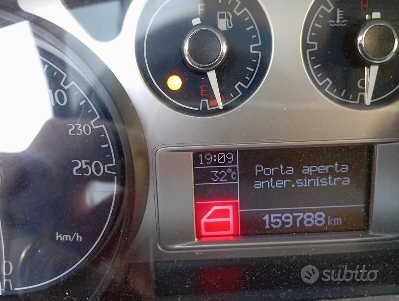 Usata Lancia Delta 150 CV (110 kW) 2009 Blu Utilitaria