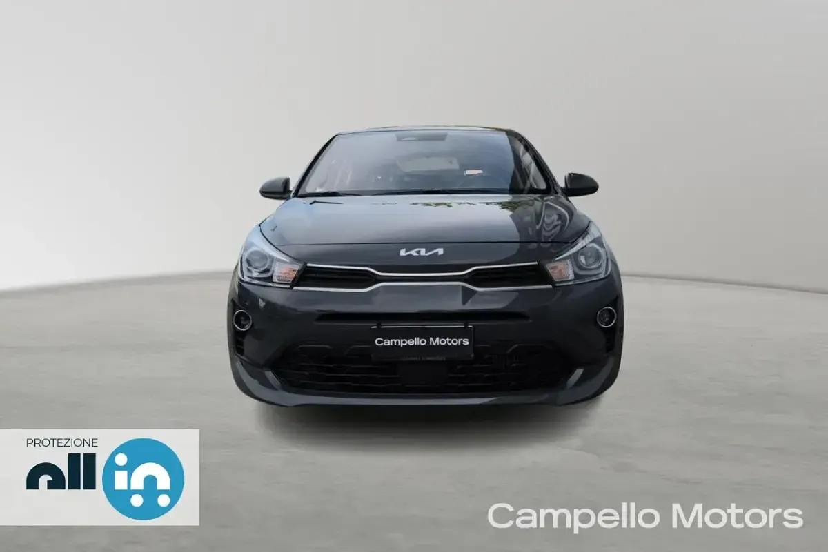 Usata Kia Rio Style 120 CV (88 kW) 2022 Grigio scuro met. Berlina