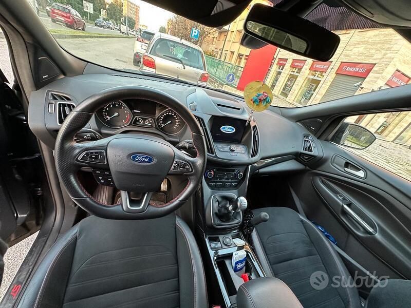 Usata Ford Kuga ST-Line 120 CV (88 kW) 2019 Grigio SUV