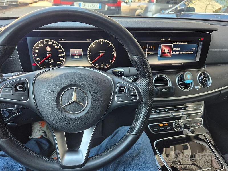 Usata Mercedes E220 Exclusive 194 CV (142 kW) 2019 Nero Berlina