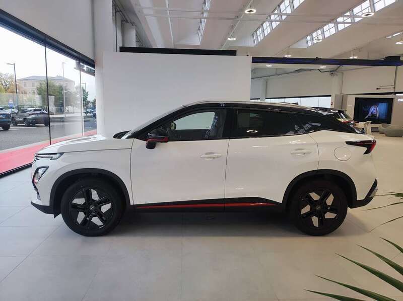 Nuova Omoda 5 147 CV (108 kW) 2025 Bianco SUV